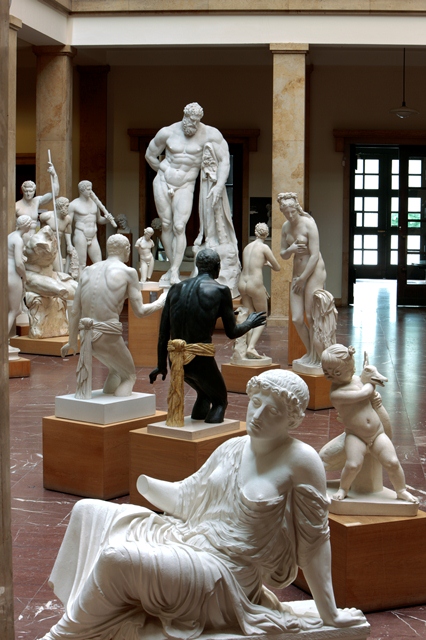 Einige Abgüsse stehen durcheinander