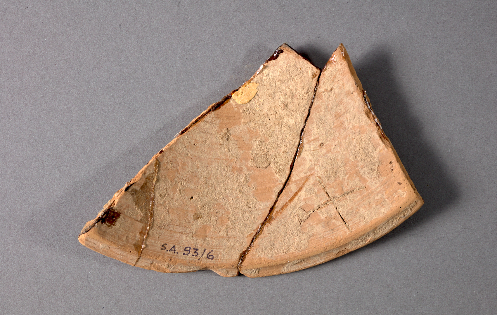 Keramikscherbe Rückseite